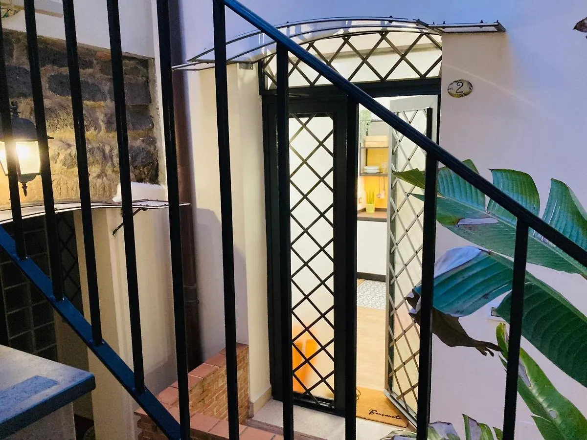 Lavica Di Mezzo Apartments Catania